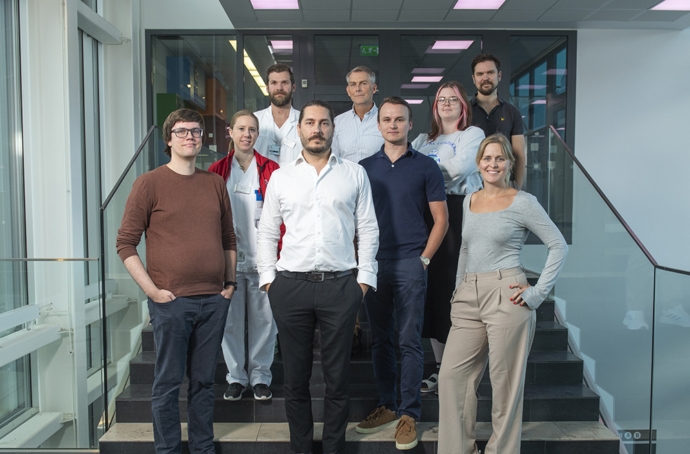 Från vänster: Jacob Snäll, Jenny Gorgisyan, Hunor Benedek, Per Munck af Rosenschöld, Per Engström, Viktor Rogowski, Caisa Kjellström, André Haraldsson och Hedda Enocson. Foto: Jens C Hilner