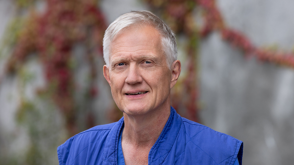 Per Karlsson, professor vid Sahlgrenska akademin, överläkare i onkologi vid Sahlgrenska universitetssjukhuset samt ordförande i Svensk onkologisk förening. Foto: Paul Björkman, Sahlgrenska