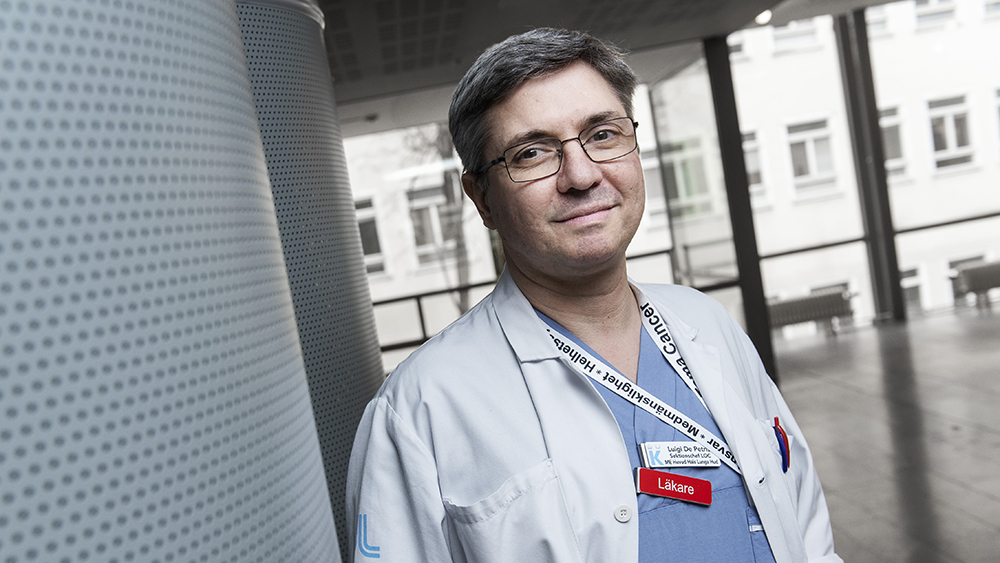 Luigi De Petris, onkolog och forskare vid Karolinska Institutet. Foto: Håkan Flank
Bilden är tagen för Radiumhemmets Forskningsfonder